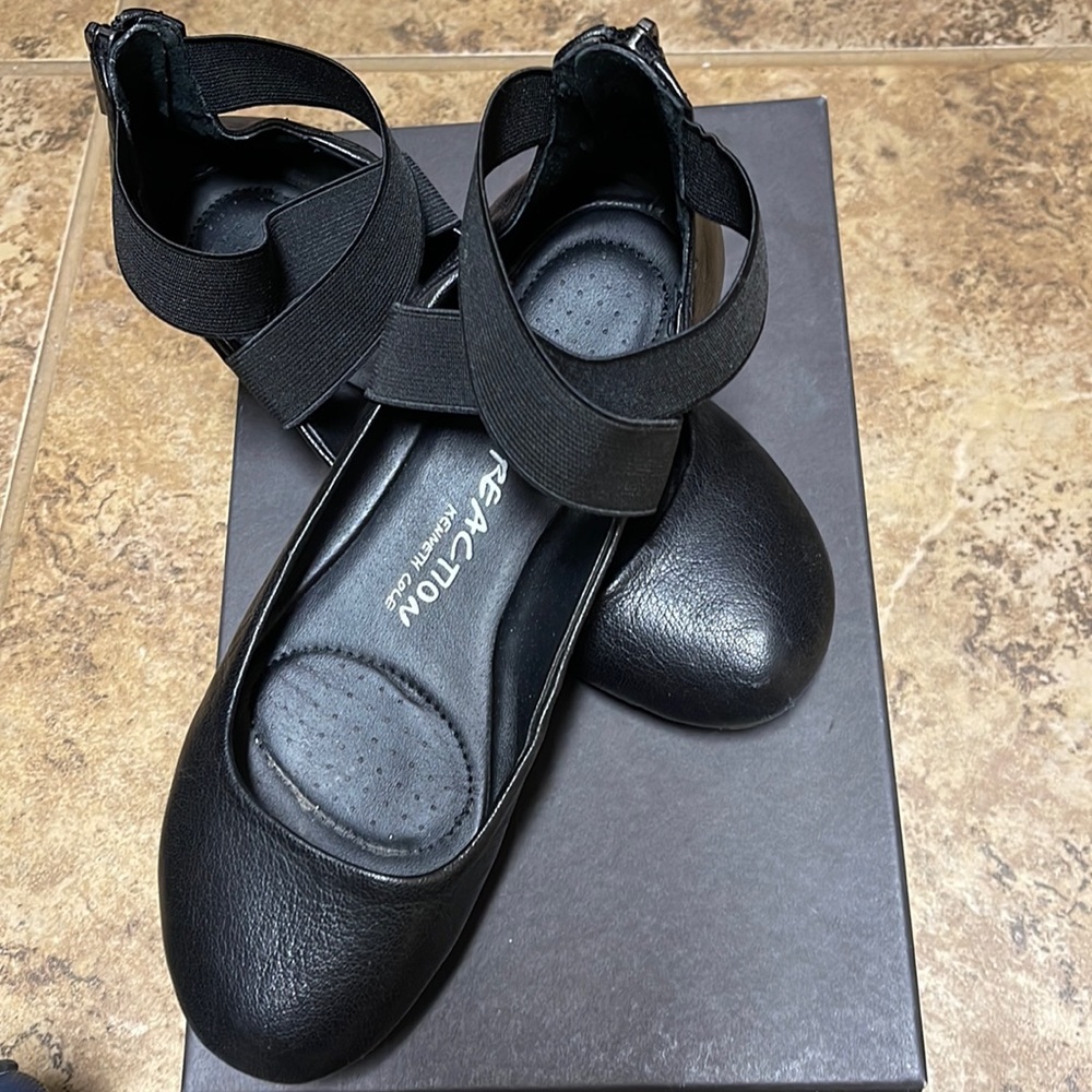 Kenneth Cole Reaction Ballet Slippers